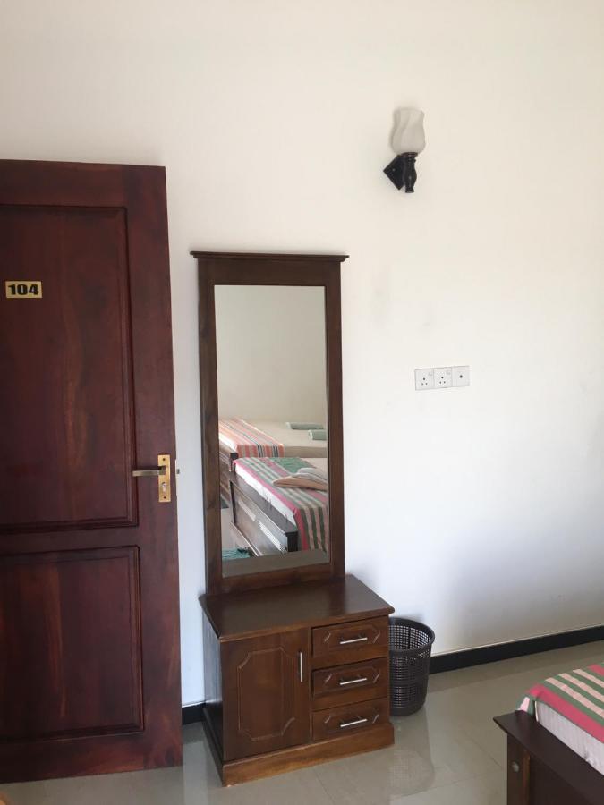 Reshani Guest House Негомбо Екстер'єр фото